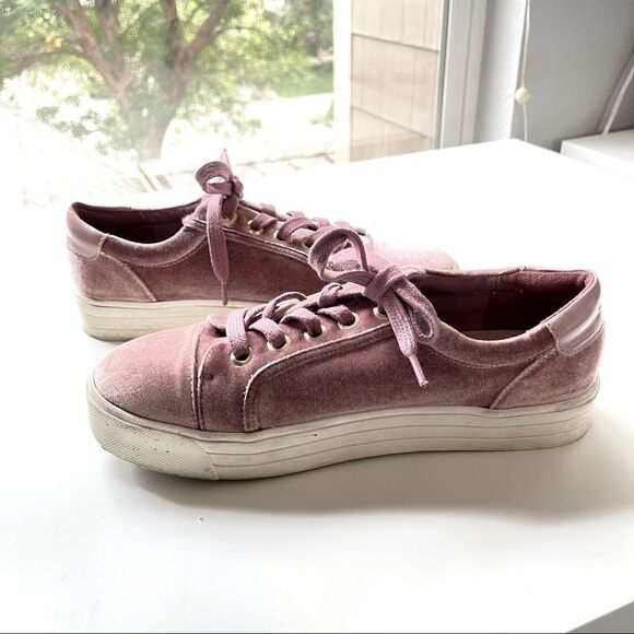 Sophie 17 Rose Colored Velvet Sneakers, Size 8 - Picture 1 of 9